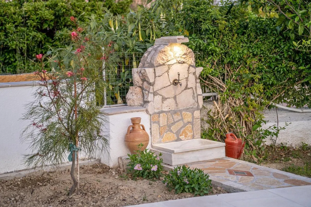 Villa Erasmia- House 2 Upper Floor Svoronata Holiday home